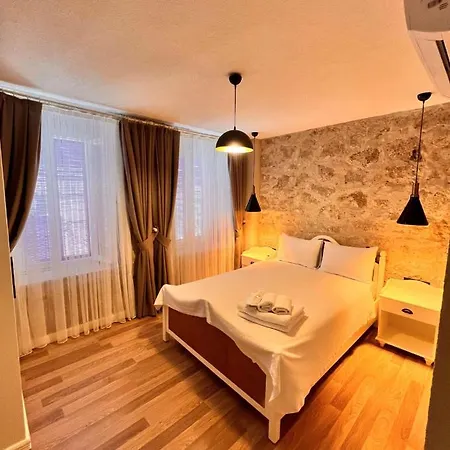 Selavi Hotel