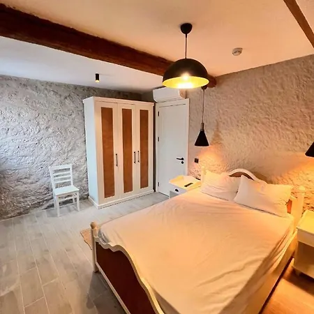 Selavi Hotel