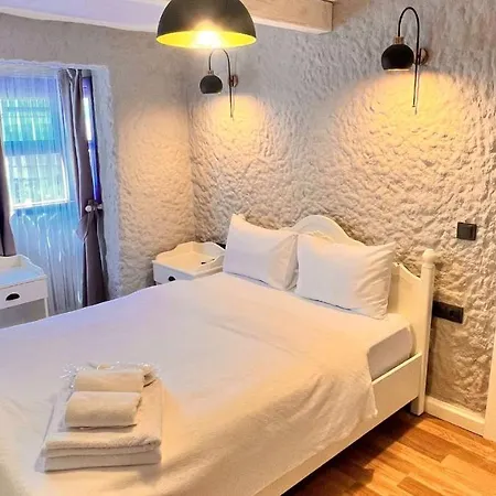 Selavi Hotel *