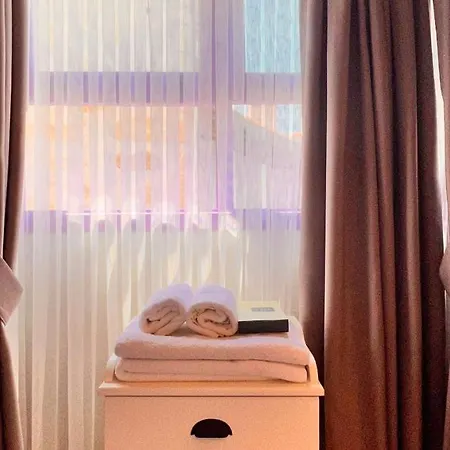 Selavi Hotel *