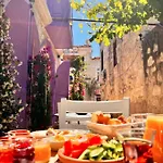 Hotel Selavi *
