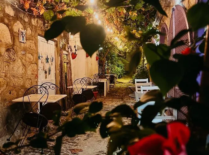 Hotel Selavi *
